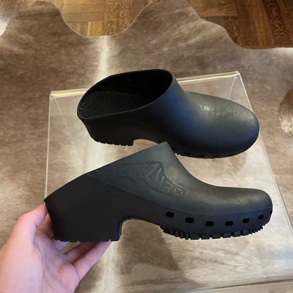 Calzuro Shoes - Calzuro Rubber Clogs